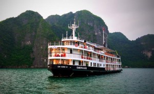 Discovering Ha Long Bay with “Floating Hotel”