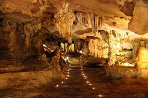 Top 5 most beautiful Halong bay caves to explore