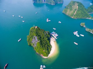 The top prestine beaches in Halong bay